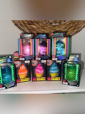 NeeDoh Bundle Set of 8 Galatic dream drop nice cream cone